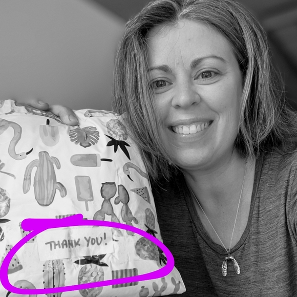 Meet your Posher, Ingrid - Picture 2 of 3